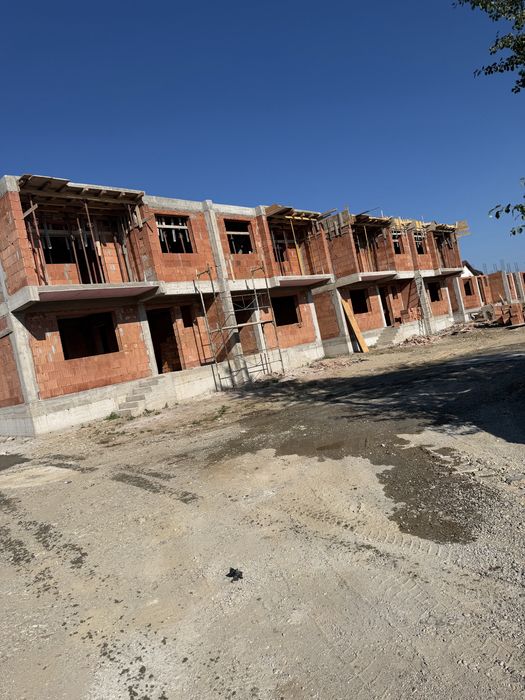 Duplexuri de Vanzare P+1E