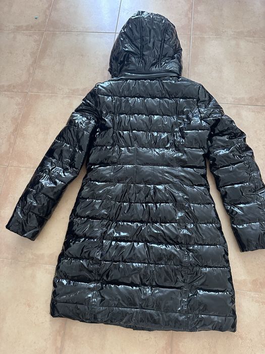 Продавам дълго зимно яке Guess XS