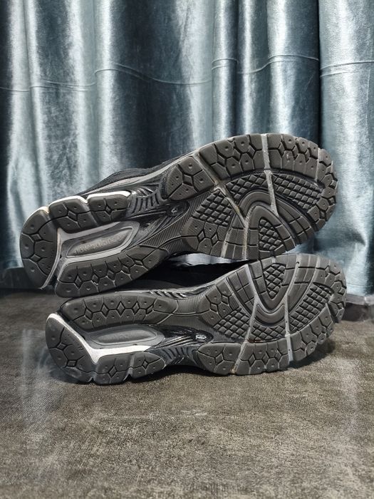 Оригинальные кроссовки New Balance 2002R