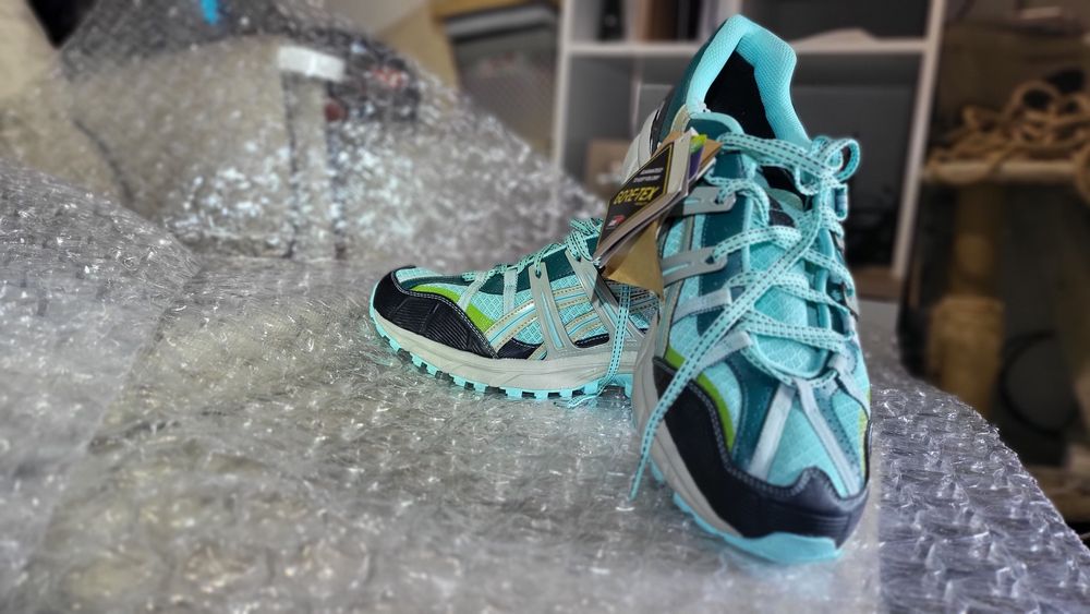 Чисто нови туристически маратонки Asics Gore-Tex 44.5