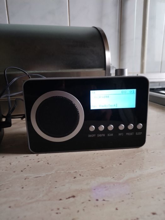 Vând doua radiouri dab FM