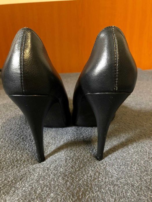 Pantofi cu toc din piele naturală Kelsi Dagger