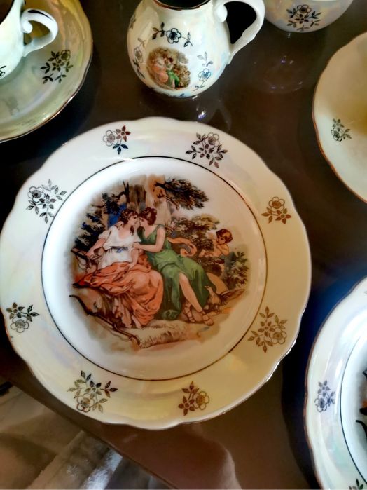 Антикварен порцеланов колекционерски сет сервиз чинийки чашки каничка