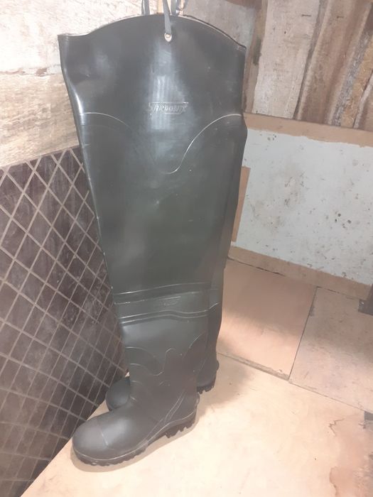 Продам сапоги болотные