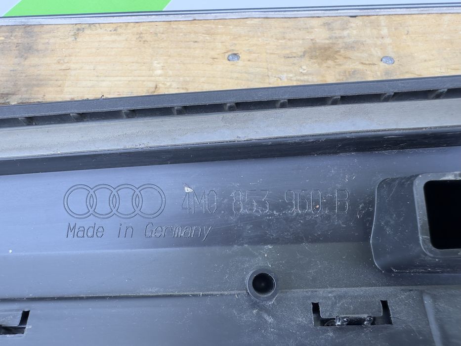 Лайсна врата AUDI Q7 4M S Line 4M0853960B 4M0853060E