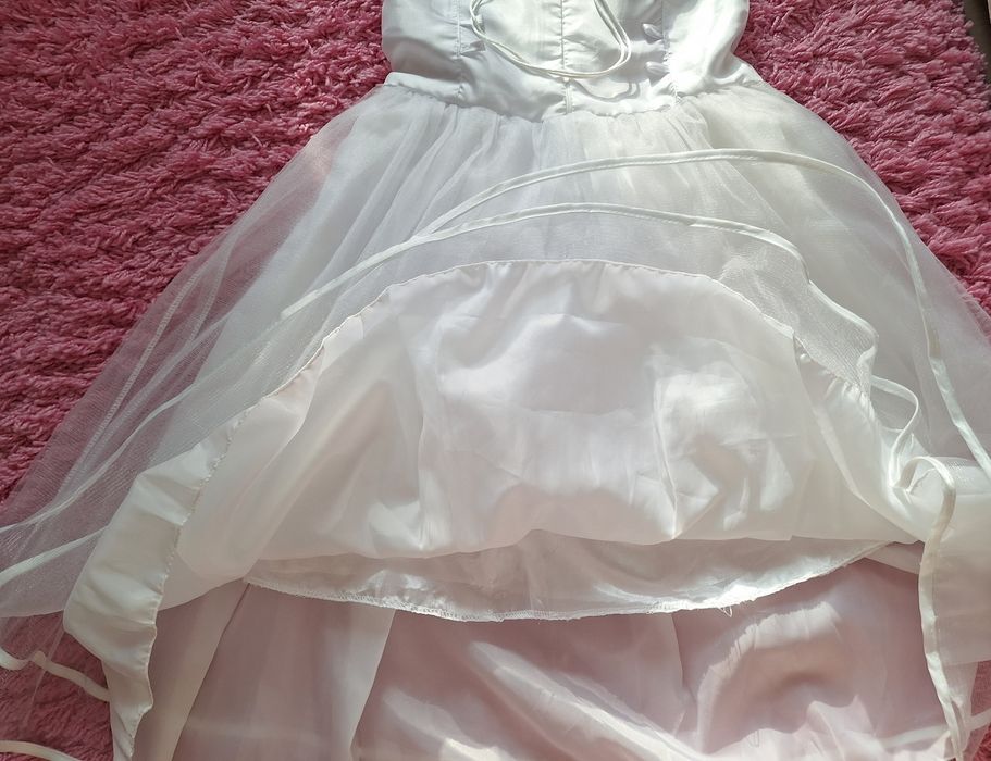 Нарядное белое платье для девочки