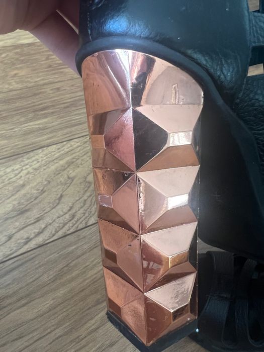 Токчета Ingiliz естествена кожа