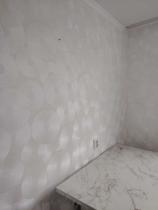 Поклейка обоев 6 тыщ рулон