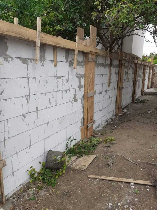 Garduri din BCA, placi de beton si alte modele disponibile