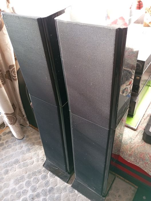 Vând boxe Sharp in stare bună!