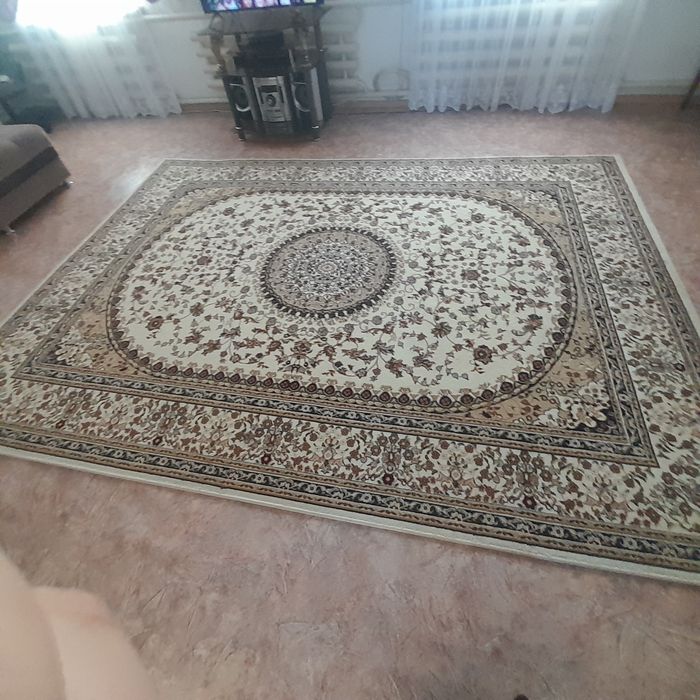 Продам ковер 2.5×3