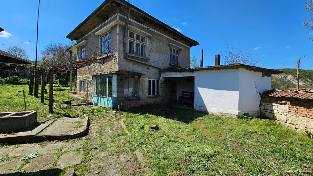 Продава се Къща в с. Дряновец, Област Разград - 120 кв.м за 139 €/кв.м - Снимка #1