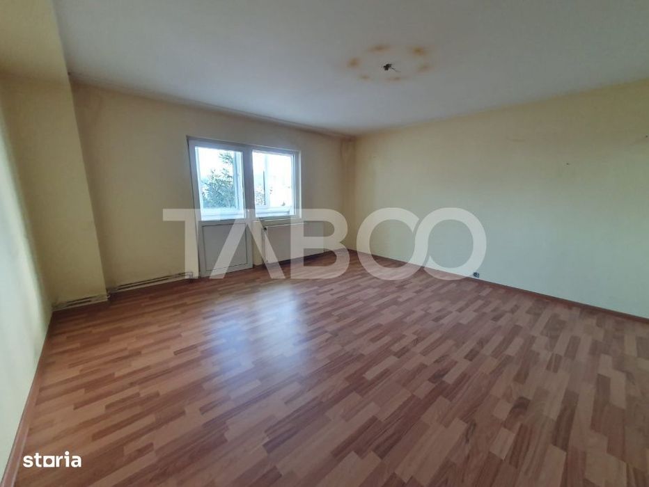 Apartament 3 camere decomandat 80 mp + 2 balcoane zona Teiului — fotografia 1