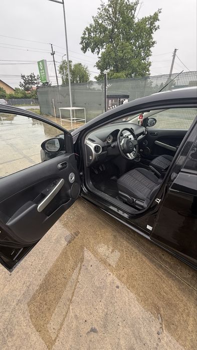 Vand mazda 2 1.3 benzina