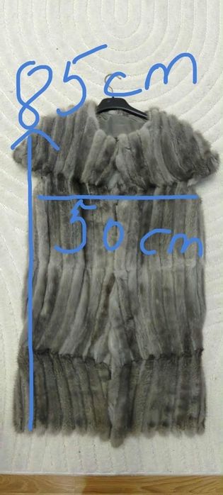Vestă lunga de blana de vizon , marca Cassiani.
