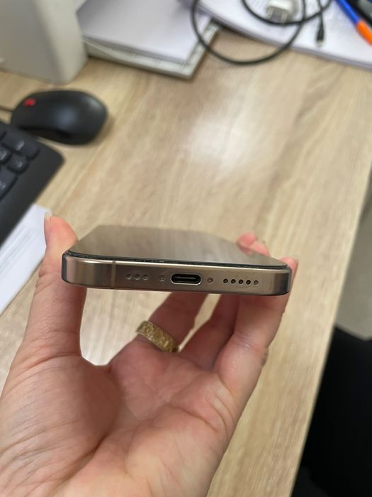 Продается iphone 16 pro 256 ГБ