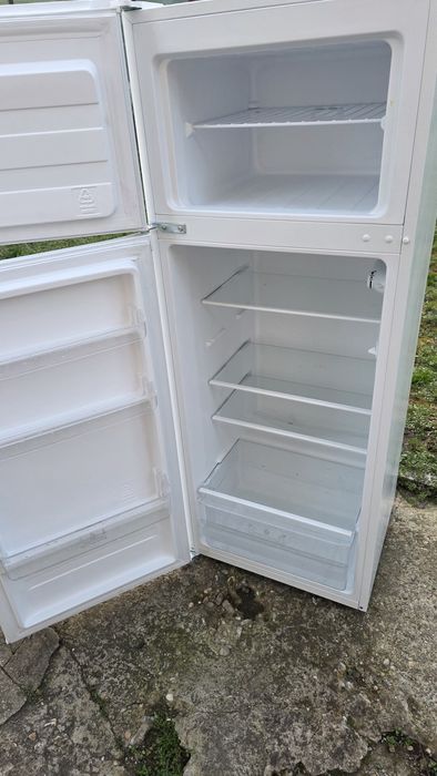 Хладилник Arielli