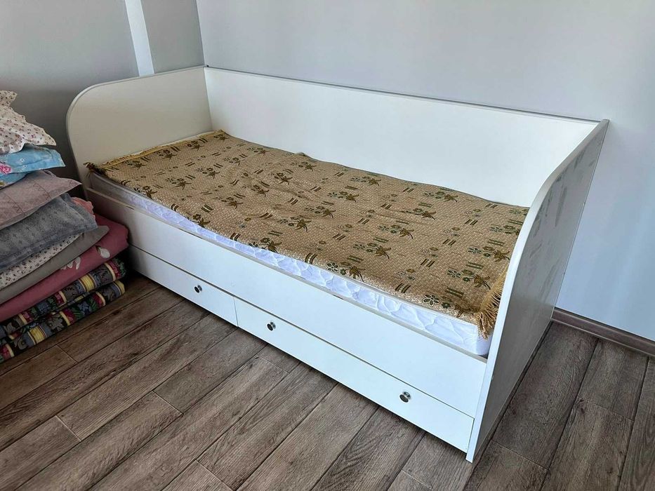 Продам односпальную кровать