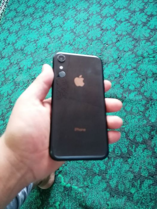 Iphone xr 64 gb.
