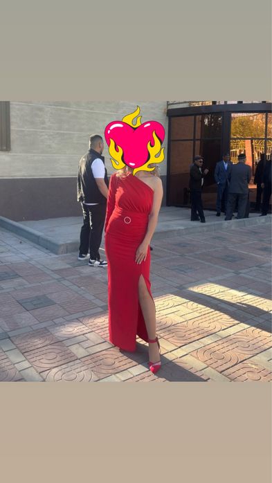 продам платье одевала 1 раз размер 42-44