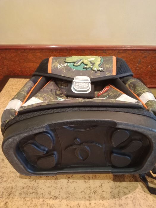 Ергономична ученическа раница-кутия Belmil