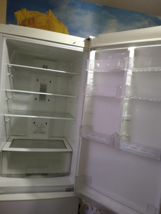 Продам холодильник LG