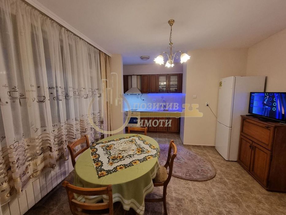 Дава се под наем Тристаен апартамент в София, Слатина - 122 кв.м за 818 € - Снимка #1