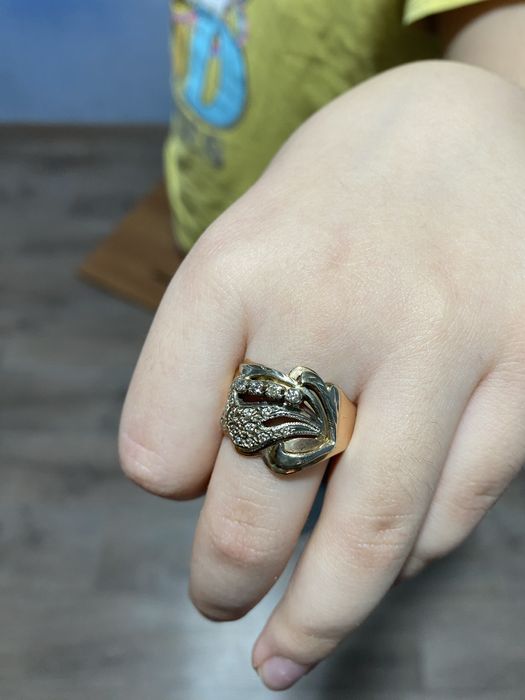 Мода и стиль, продаю золотые изделия