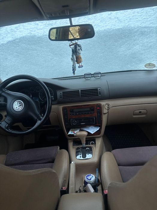 Ww passat, an 2004, automat. Preț 1450 euro negociabil.