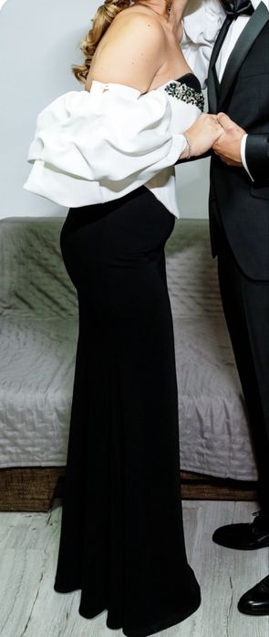 Rochie neagră de nașă  .