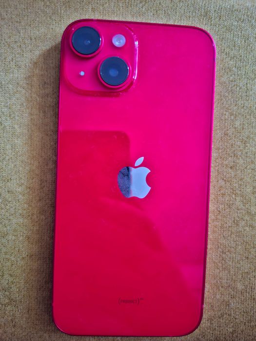 IPhone 14 в червен цвят