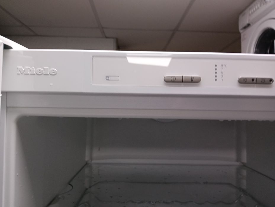 Комбиниран хладилник с фризер Миеле Miele с две години гаранция!