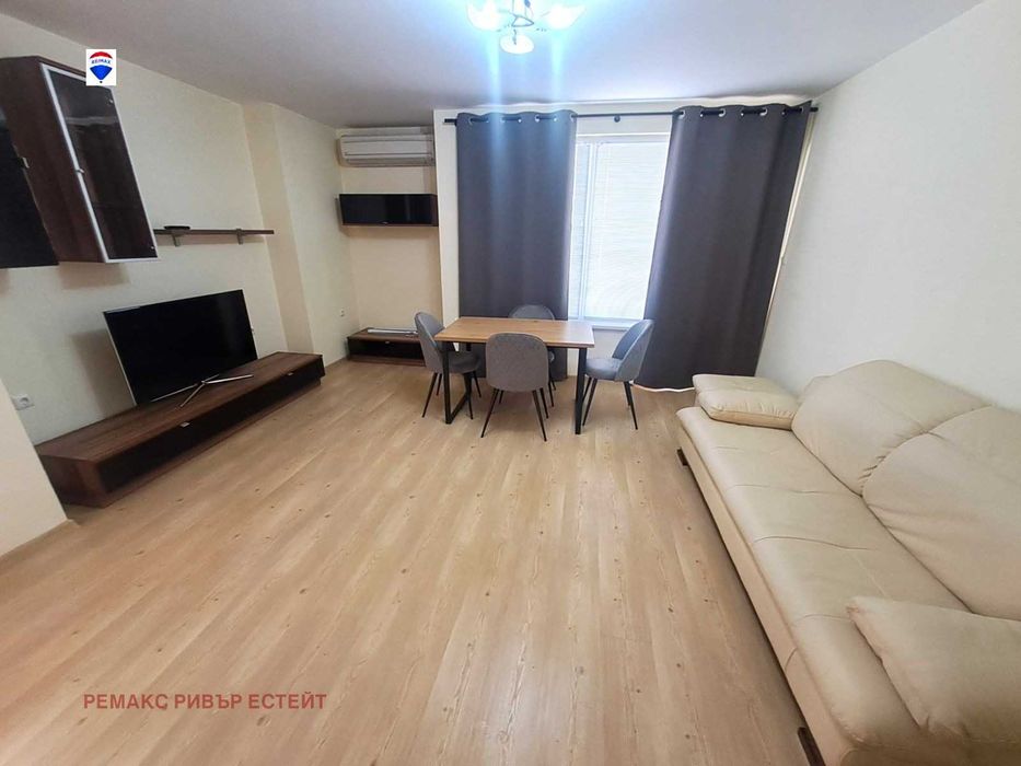 Дава се под наем Двустаен апартамент в Русе, Център - 73 кв.м за 382.5 € - Снимка #4