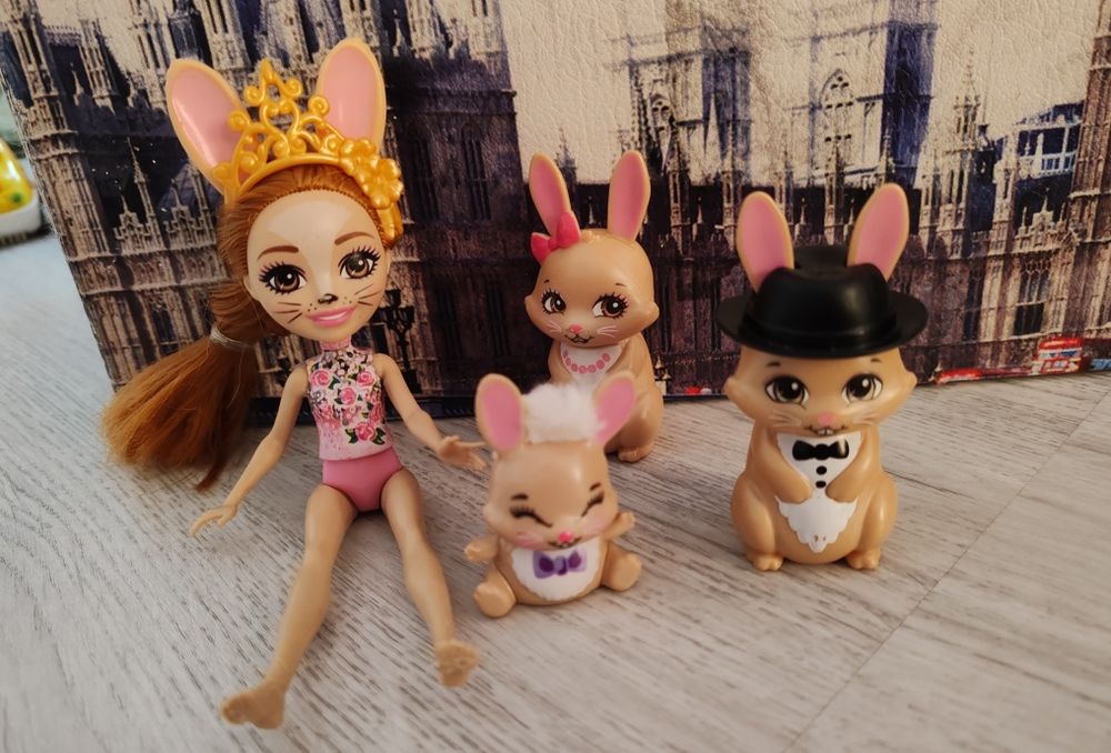Familia iepurașilor- jucării
