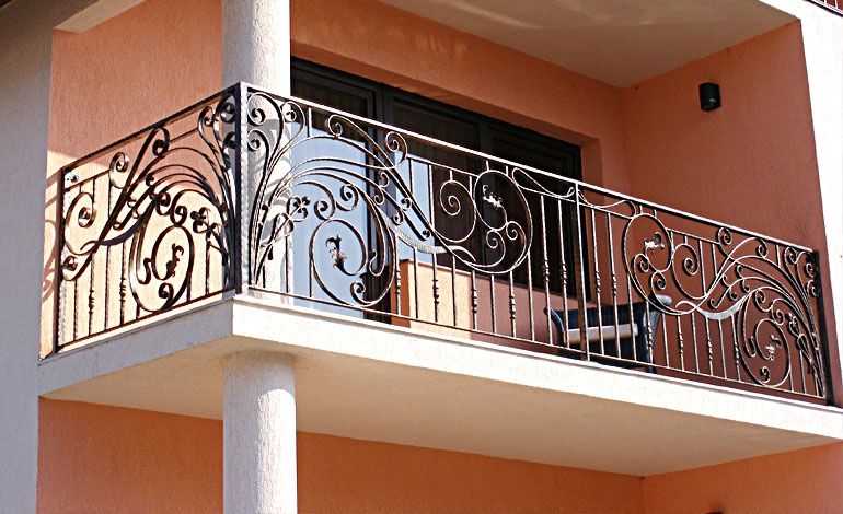Balustrade balcoane scări din fier forjat și tabllă debitata