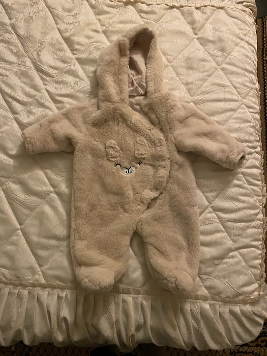 Combinezon/salopetă bebe mărimea 74