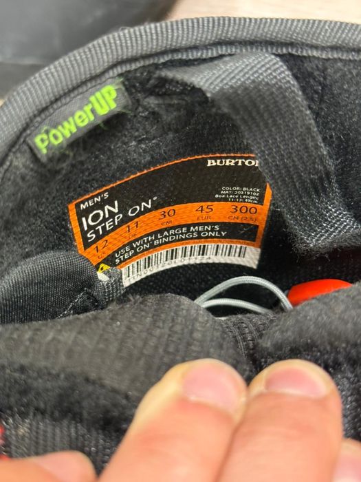 Продам ботинки с креплениями