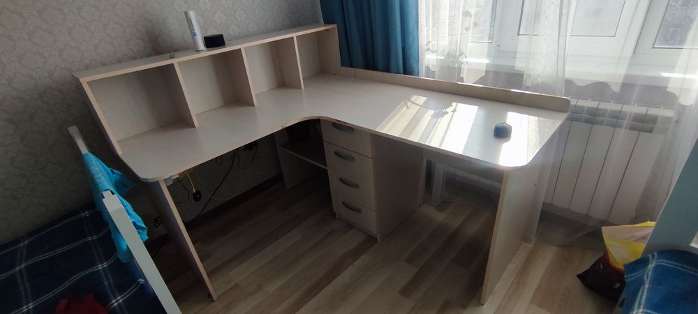 Продам компьютерный стол