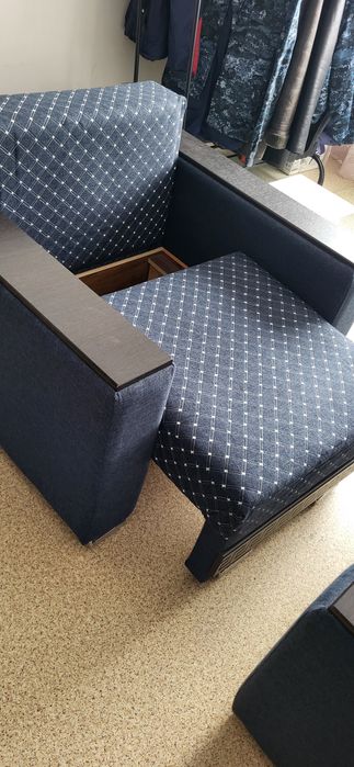 Продам диван и два кресла...