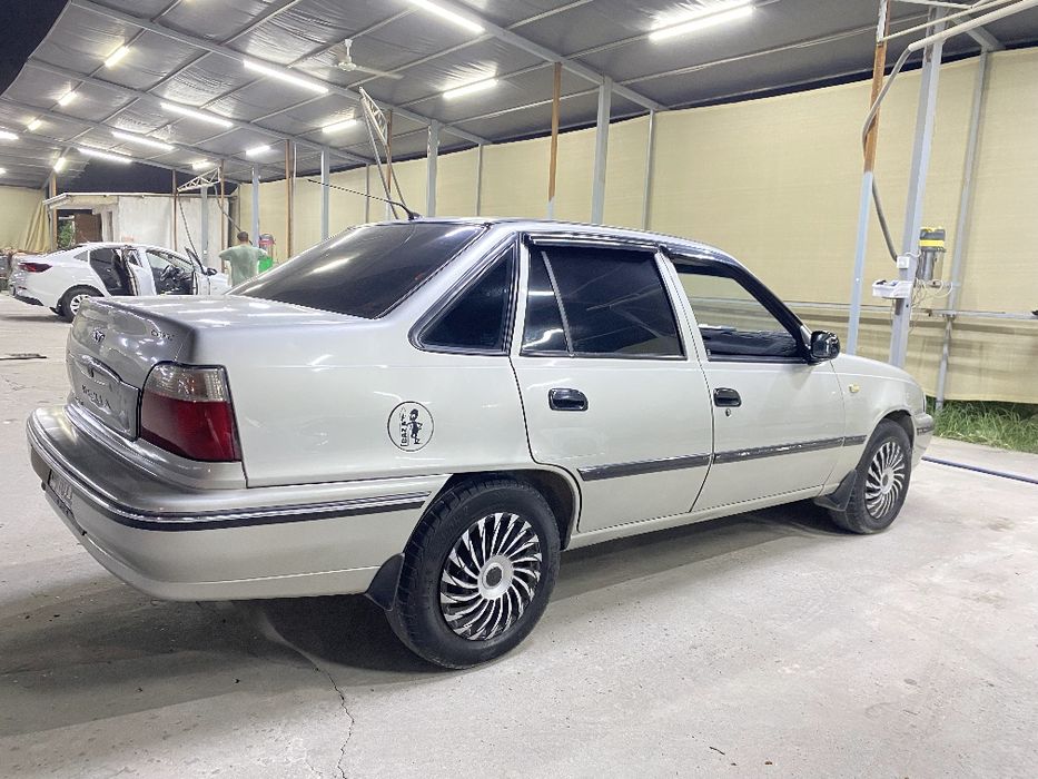 Nexia 1 2008 luks kanditsaner