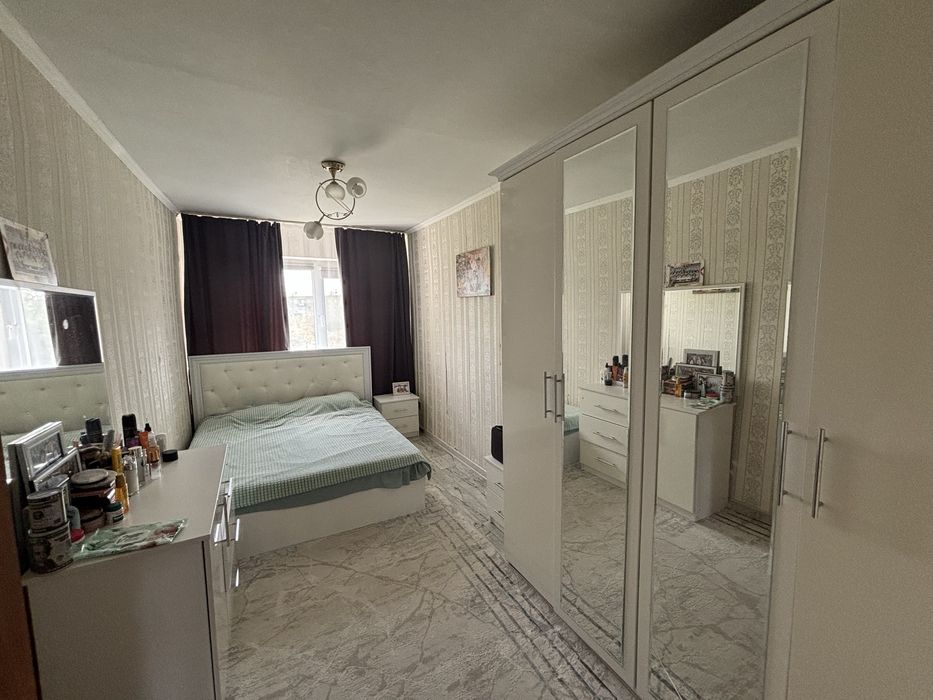 Продается спальный гарнитур