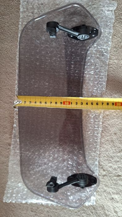 Универсален дефлектор за мотоциклет.