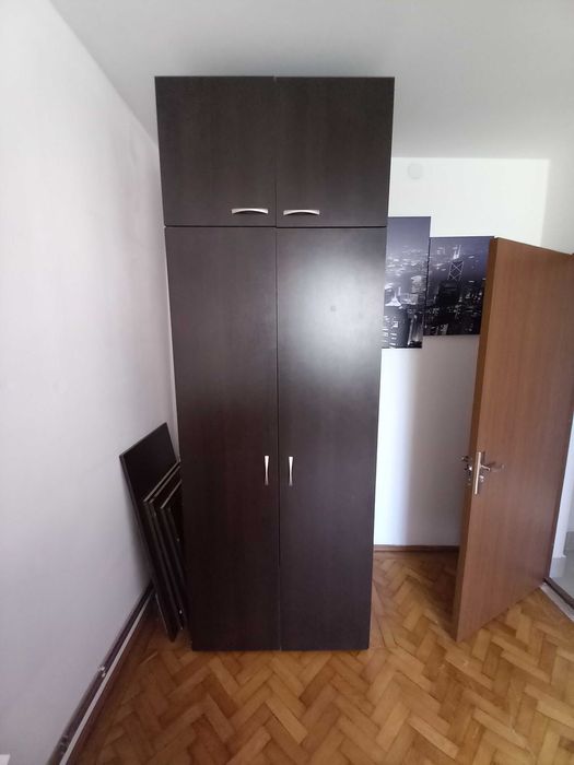 vand dulap doua corpuri . mahon