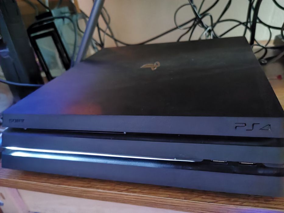 Ps4 Pro Sony impecabil modat 9.0   plin de jocuri