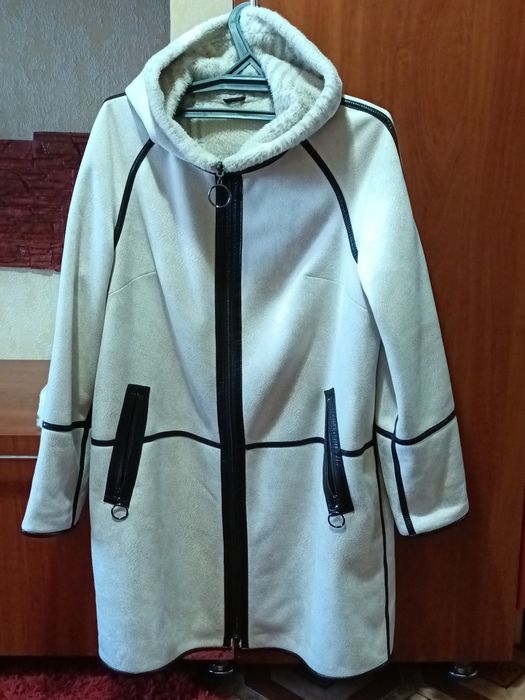 Плащ женский белый