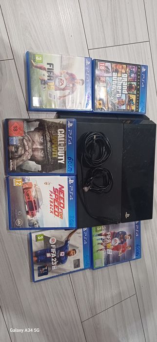 Vând PS 4 - 500 GB + 6 CD uri