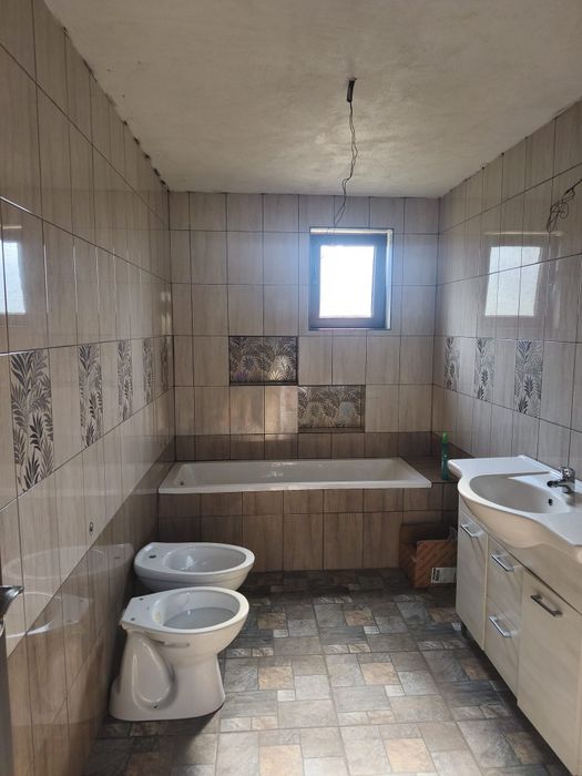 CASĂ DE VÂNZARE – Teren 880 MP – Drum Principal spre TRANSFĂGĂRĂȘAN