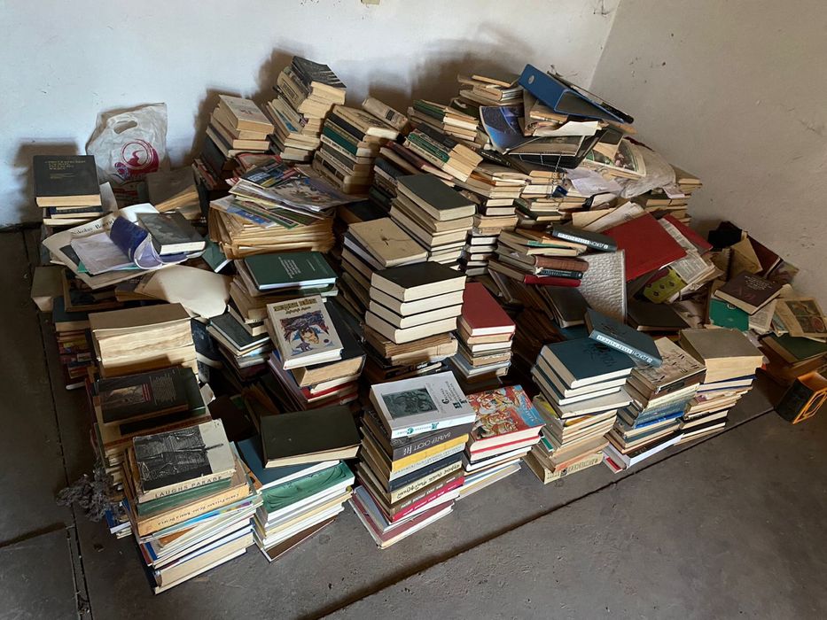 Продам много книг срочно