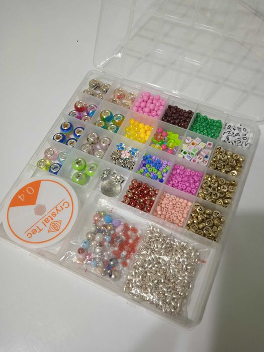 Наборы  бисера и резиночек б/у