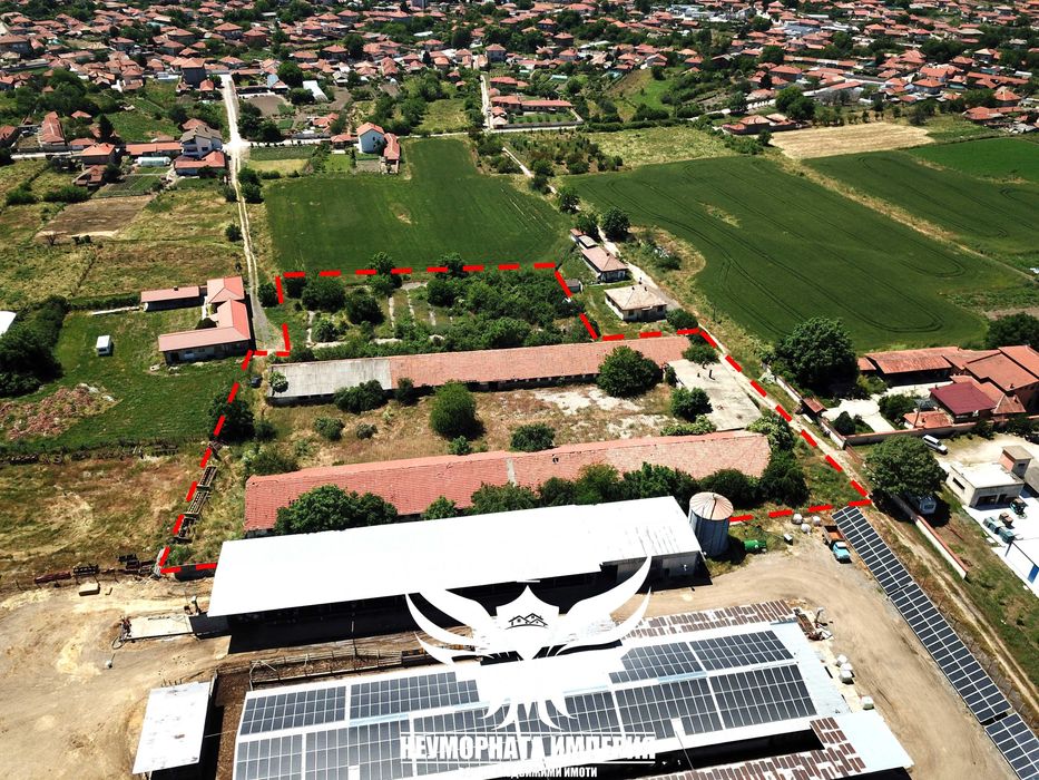Продавам обор, краварник склад база с площ от 2617кв.м и земя 9015кв.м в гр.Първомай кв.Дебър